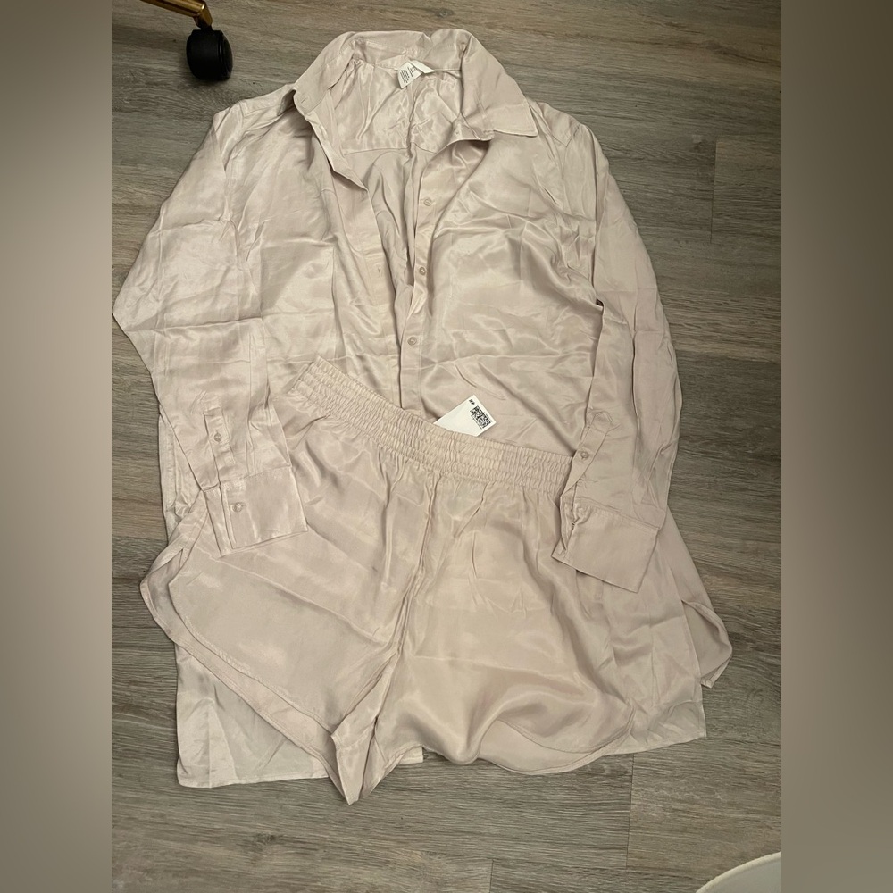 NWT H&M CREAM VISCOSE SHIRT AND SHORTS SET M